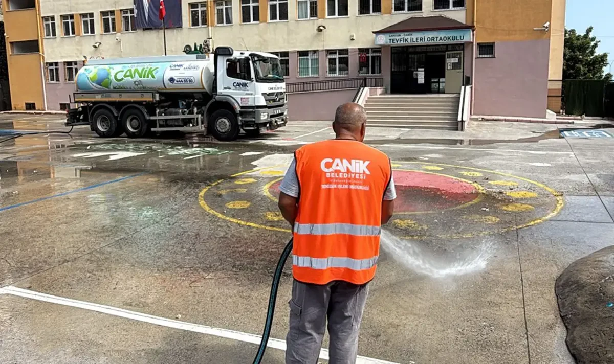 Canik'te ekipler okullar için sahada! Yeni döneme hazırlanıyorlar