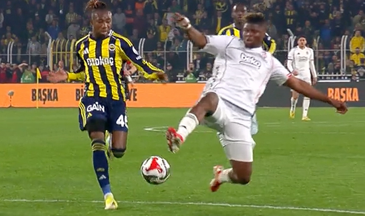 Derbide büyük tartışma: Fenerbahçe penaltıyla kazandı