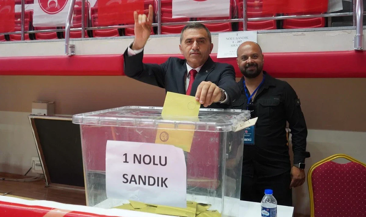 MHP Samsun’da Burhan Mucur güven tazeledi