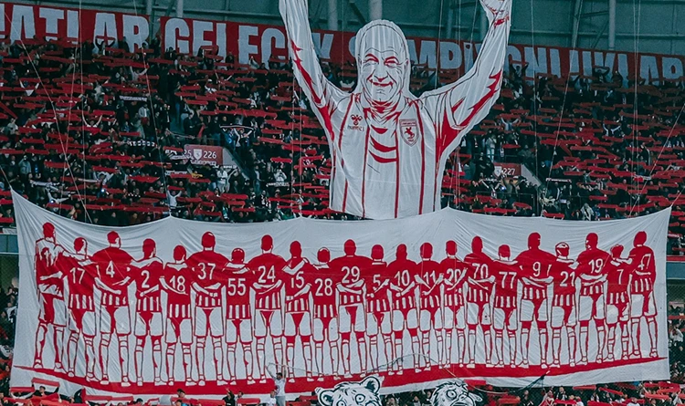 Samsun’da tribünler şov yaptı: Dev maç öncesi dikkat çeken koreografi